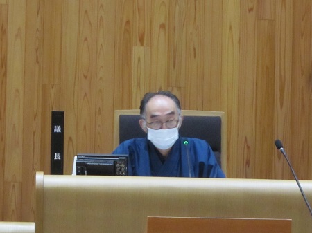 臨時会の様子の写真